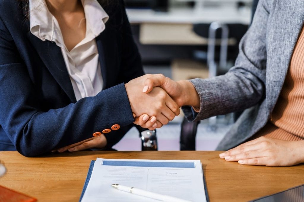 solution avec un avocat en droit du commerce